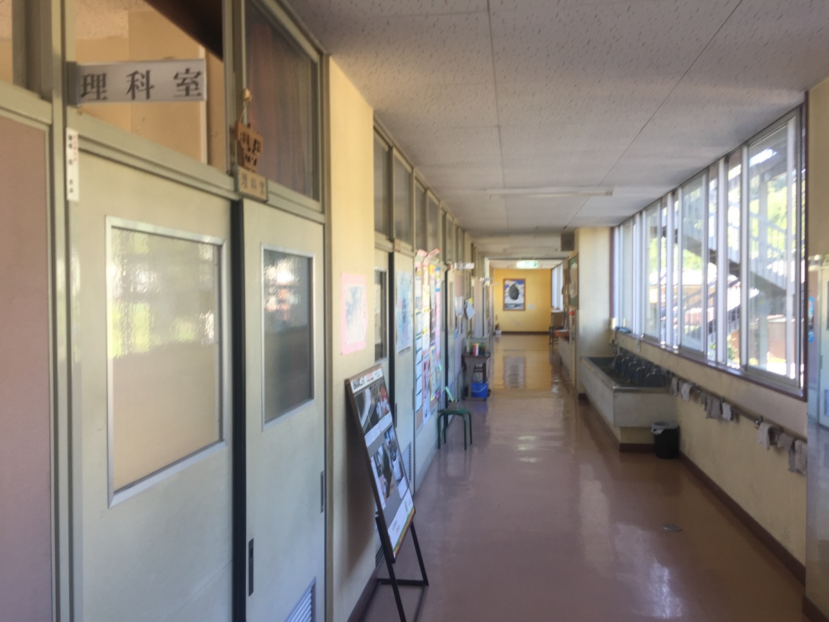 秩父市立尾田蒔中学校 秩父市立尾田蒔中学校